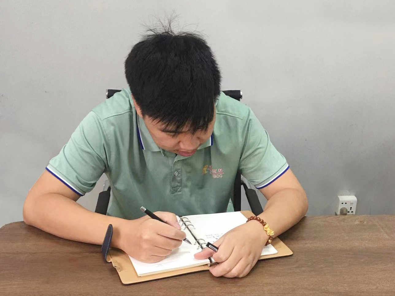 pg���d-pg���d�ٷ���-pg���d���b2025���°�V2.7.77-2265��׿�W(w��ng)